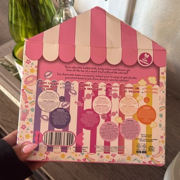 Sweet Fruity Scented Bath Gift Set - Picture 4 of 4